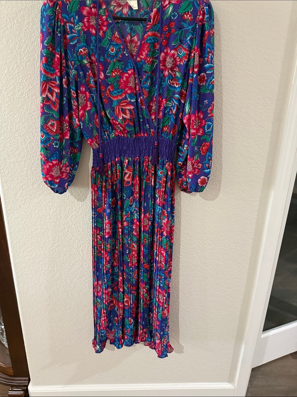 Floral V-Neck Purple Midi Dress with Pleated Skirt